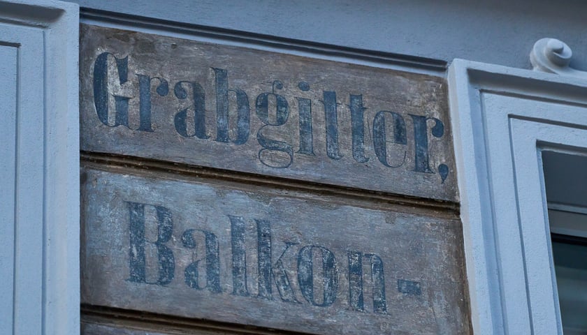 Kamienica wspólnotowa Cybulskiego 19 w listopadzie 2025