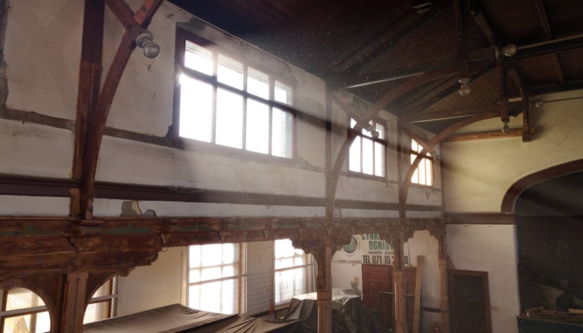 <p>Wymieniono już np. stolarkę okienną w nawie gł&oacute;wnej</p>