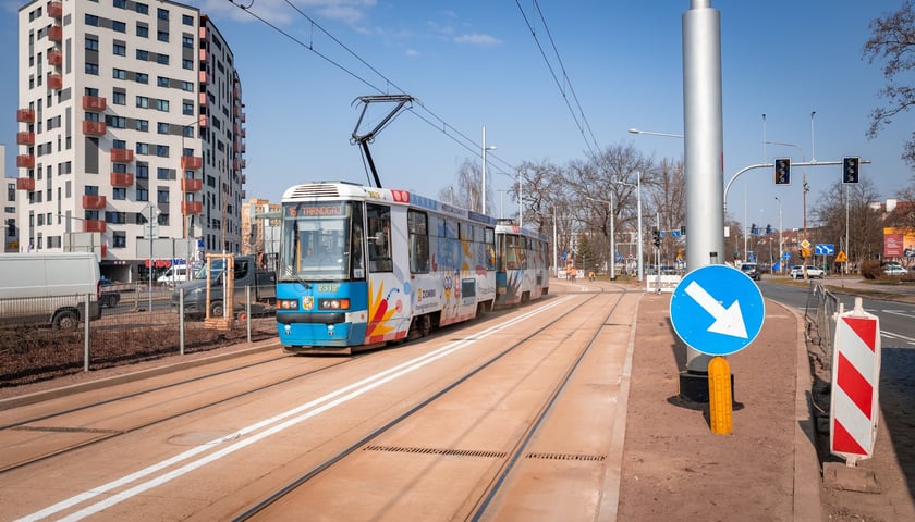 200-metrowy odcinek trasy autobusowo-tramwajowej jest już niemal gotowy. Za parę tygodni zaczną tędy jeździć autobusy