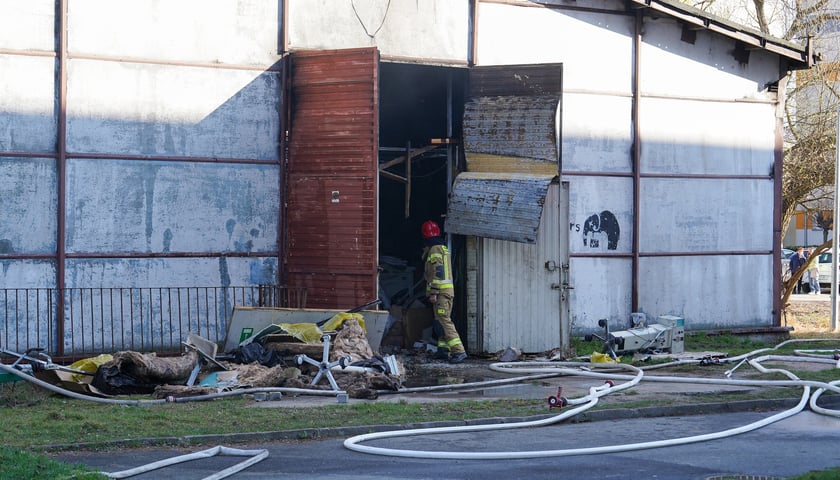 Pożar magazynu  na terenie Wojewódzkiego Szpitala Specjalistycznego we Wrocławiu przy ulicy Kamieńskiego