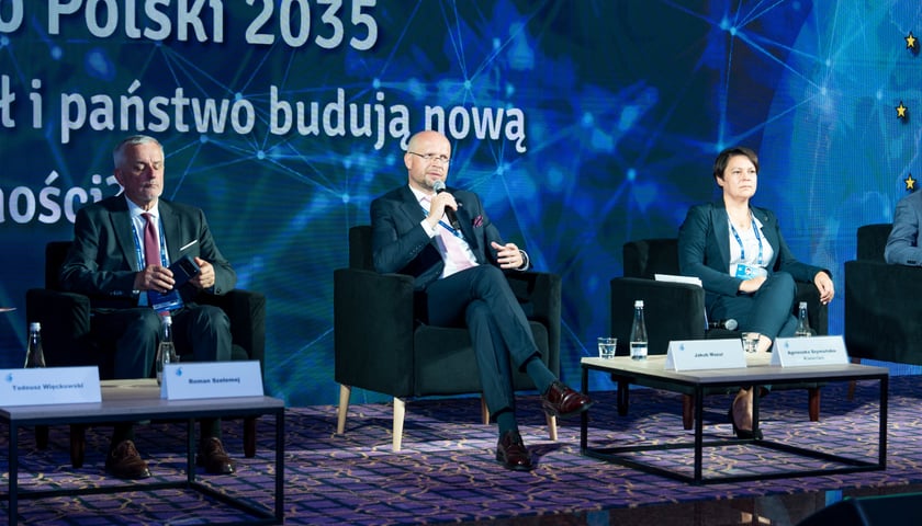 „Samorząd 2035: Czy sztuczna inteligencja uratuje regiony przed kryzysem demograficznym?”