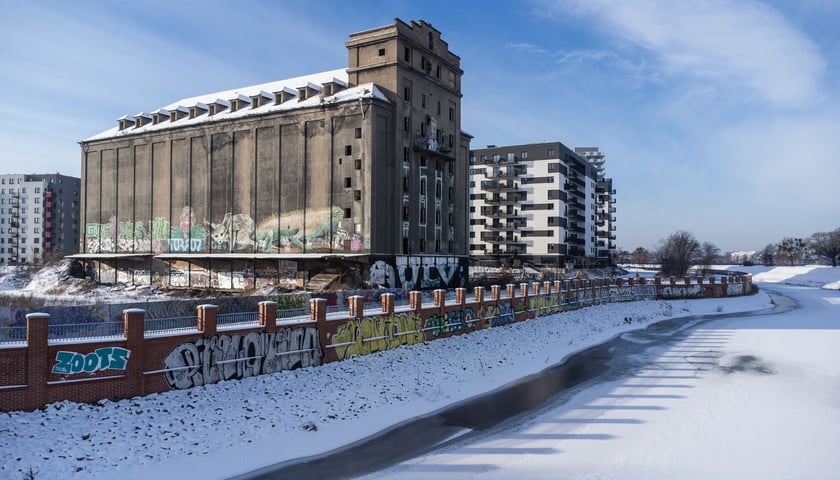 Dawny elewator i okolice ul. Rychtalskiej, styczeń 2024