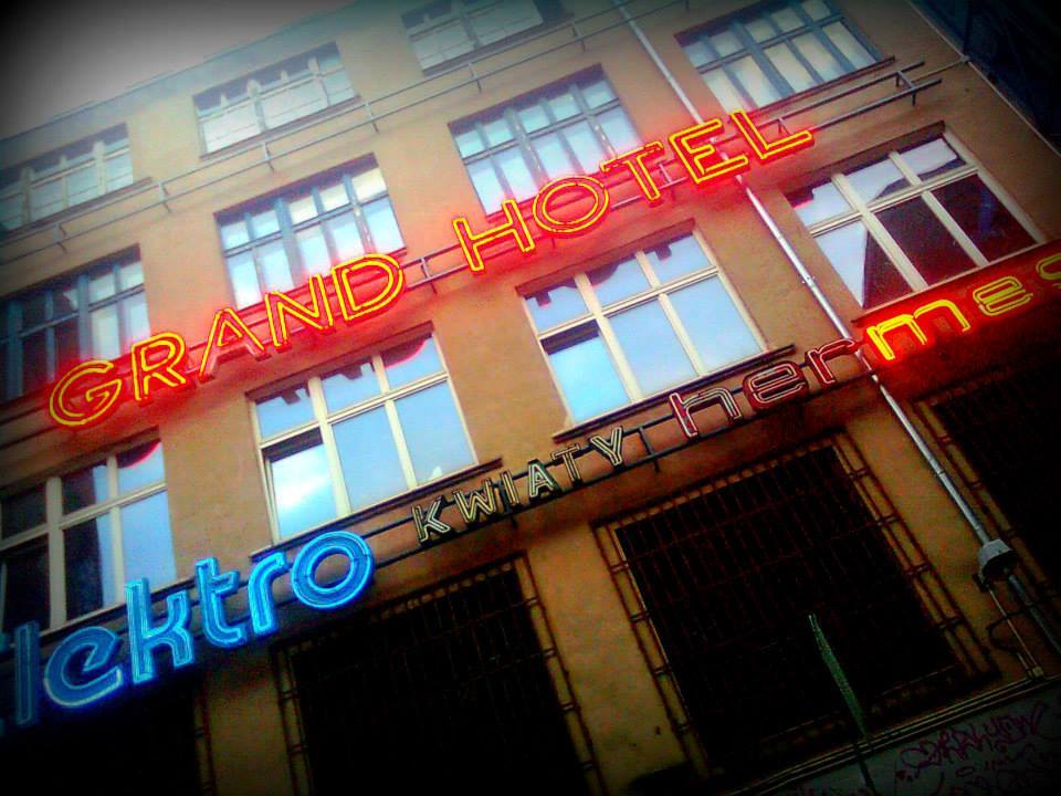 neon side wrocław