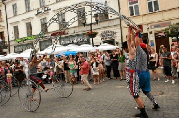 Dzień Dziecka w Parku Staromiejskim przy Teatrze Lalek 