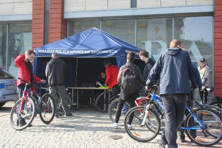 Akcja znakowania rowerów w Pasażu Grunwaldzkim