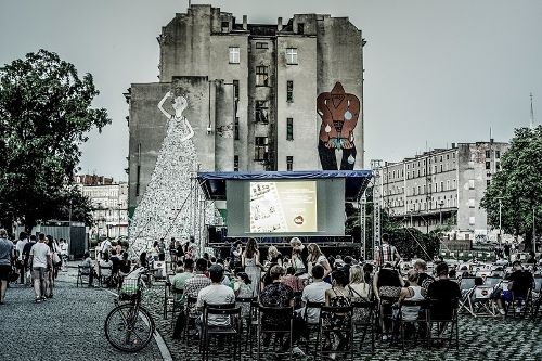 Kino plenerowe na Wyspie Słodowej