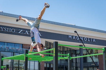 Mikołajkowy pokaz Street Workout