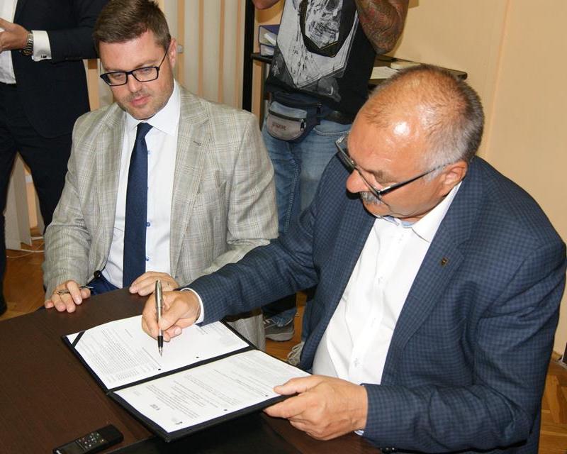  Podpisanie umowy o przekazanie 60 mln zł dla DCO, fot. Bartosz Moch