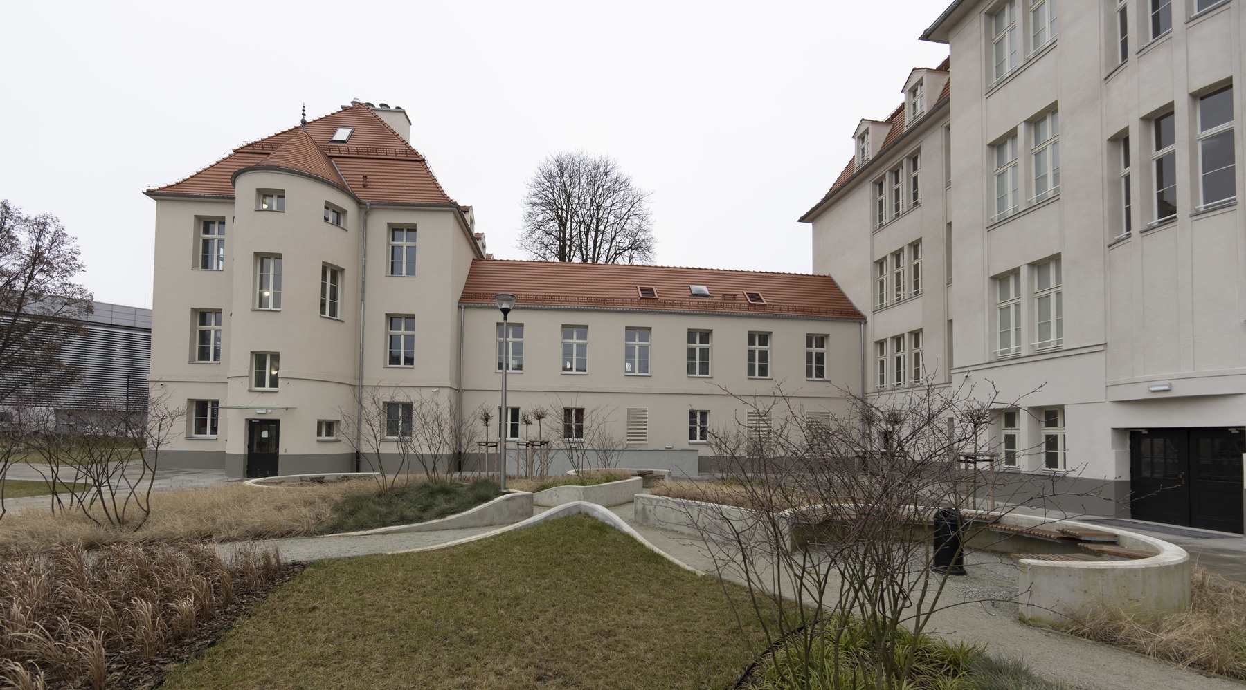 Prestiżowa nagroda za remont budowli Maxa Berga. Dawny szpital lśni jak ...