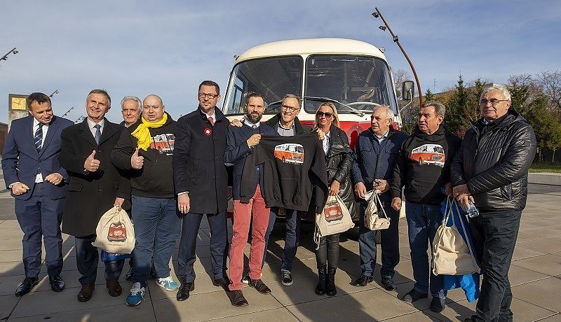 Prezentacja autobusu Ogórek