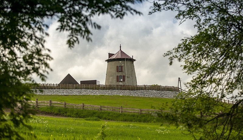 Wiatrak typu "holender" w Gostkowie, fot. Marcin Jagiellicz/UG Stare Bogaczowice