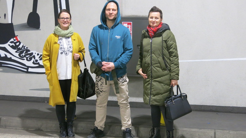 Tw&oacute;rcą muralu jest Filip "Skont" Niziołek, wrocławski artysta streetartowy.