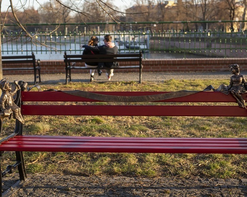 #WROClovka. Bench of love, tenderness and good relations on Ostrów Tumski