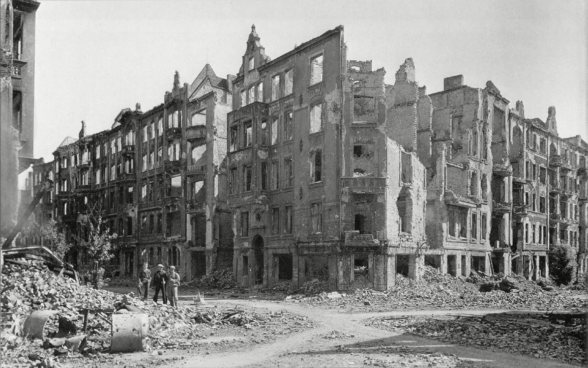 rok 1945