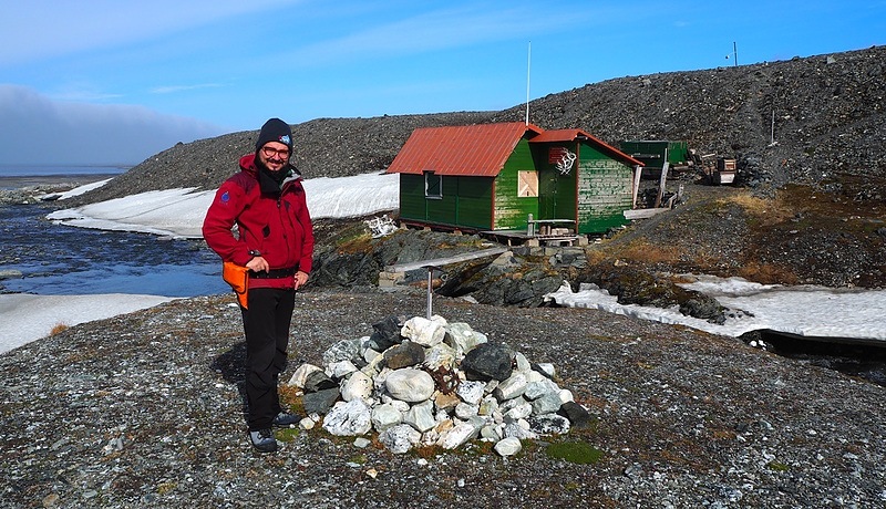 Prof. Mateusz Cz. Strzelecki w pobliżu Baranówki