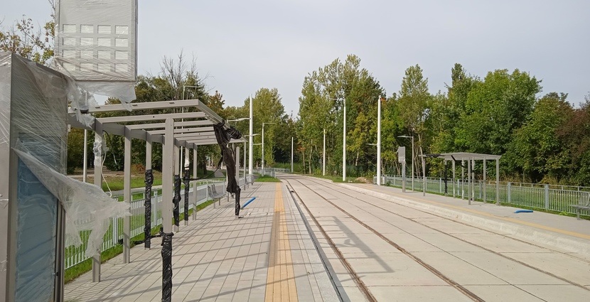  Nowy przystanek w ciągu ul. Strzegomskiej na trasie autobusowe-tramwajowej na Nowy Dwór