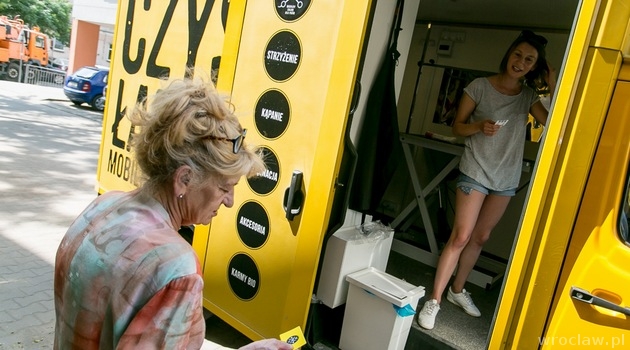 Czyste Lapy Na Czterech Kolkach Czyli Mobilny Salon Pieknosci Dla Psow Jezdzi Po Wroclawiu Www Wroclaw Pl