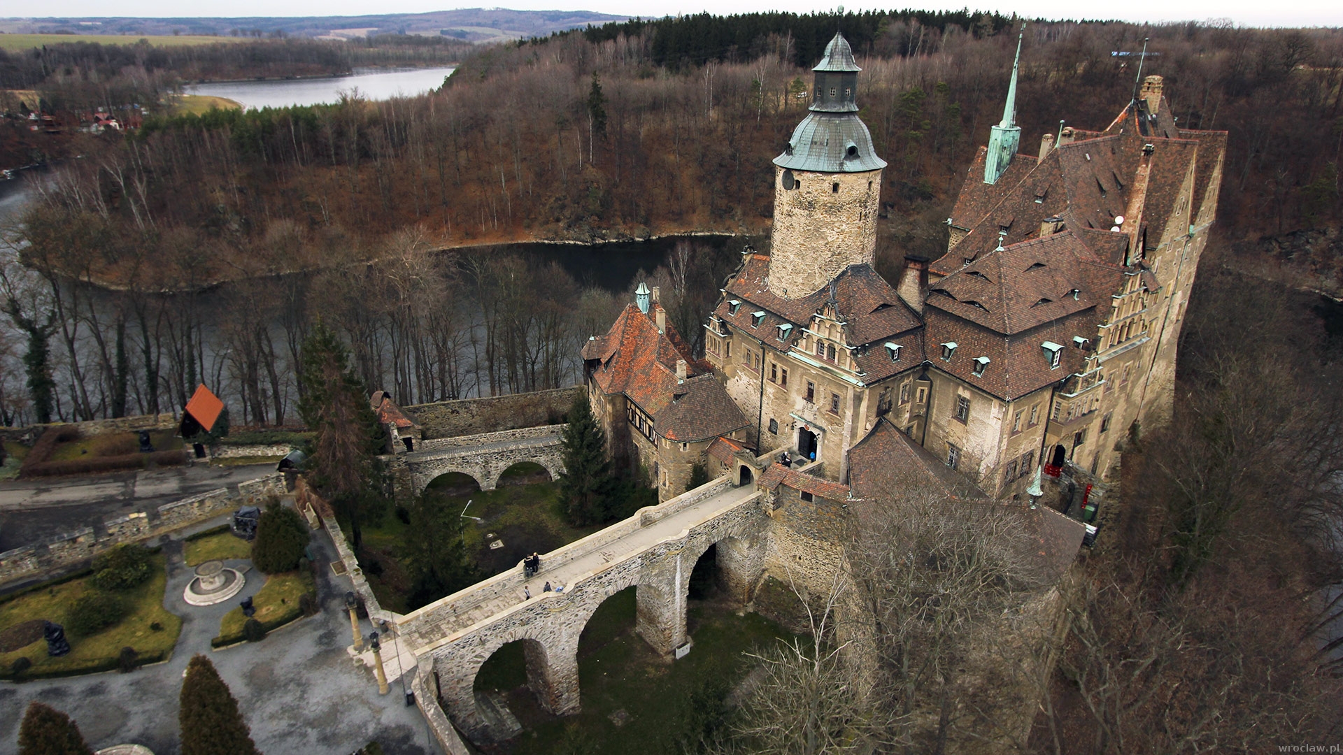 In Polonia La Prima Scuola Di Magia Stile Hogwarts Www Wroclaw Pl