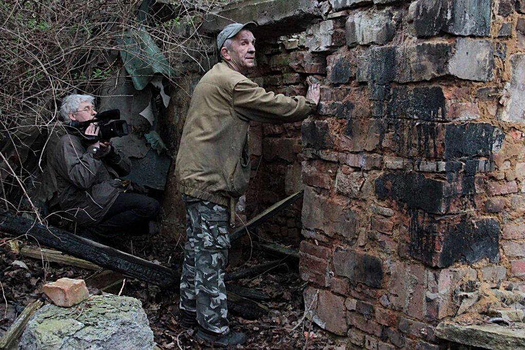 Ludzie Bezdomni Streszczenie Szczegółowe Bezdomni nakręcą film o zamurowanym koledze | www.wroclaw.pl