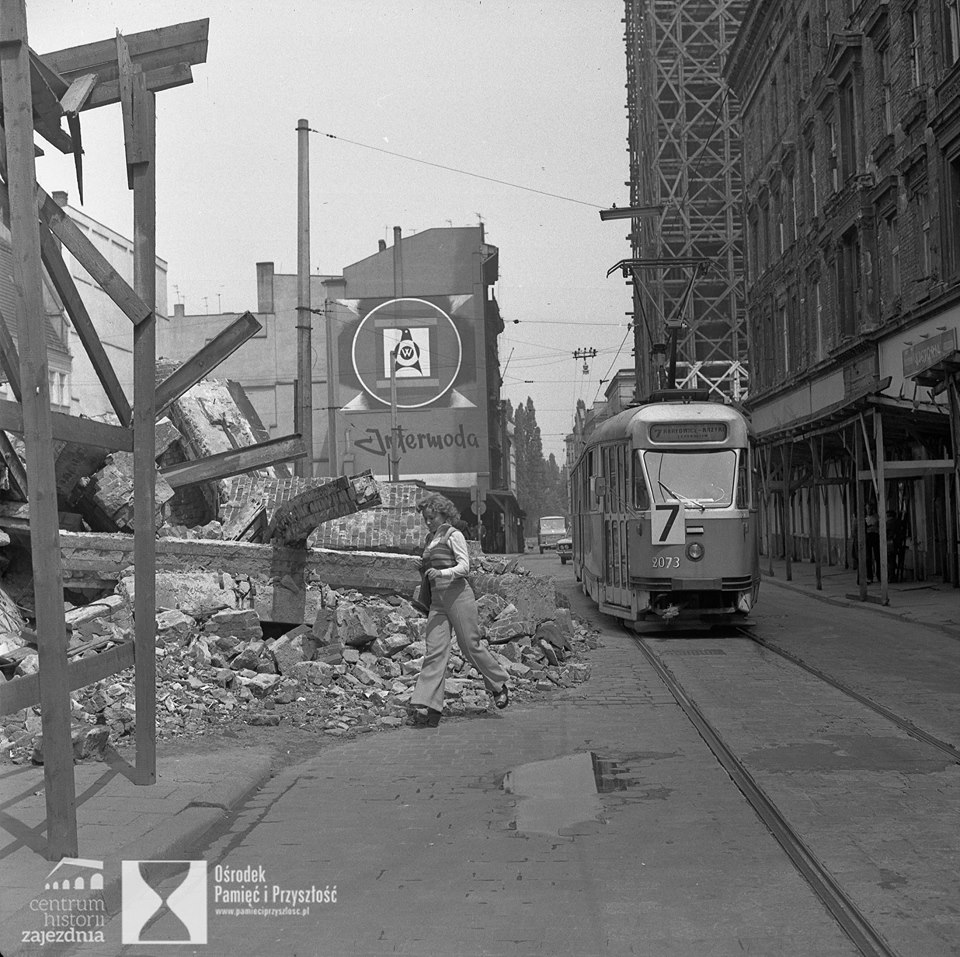 https://www.wroclaw.pl/files/pamiec-i-przyszlosc/Tramwaj-linii-7%20na-kielbasniczej.jpg