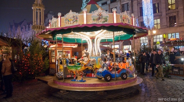 https://www.wroclaw.pl/files/weekend/listopad%202013/13_12_24_Jarmark__wi_teczny_Wroc_aw_82.jpg