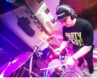 Dziubee Drummer Live Drum Show