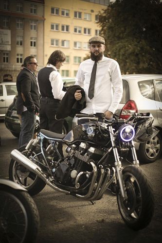 Charytatywny przejazd motocyklowy Distinguished Gentleman’s Ride