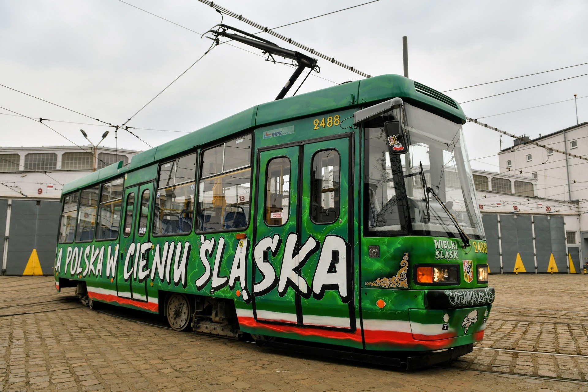 Tramwaj został pomalowany w klubowe barwy w ramach obchodów 75-lecia powstania Śląska