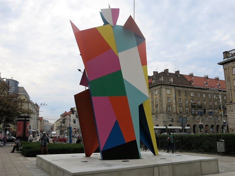 Arlekin – rzeźba Alessando Mendiniego Wrocław