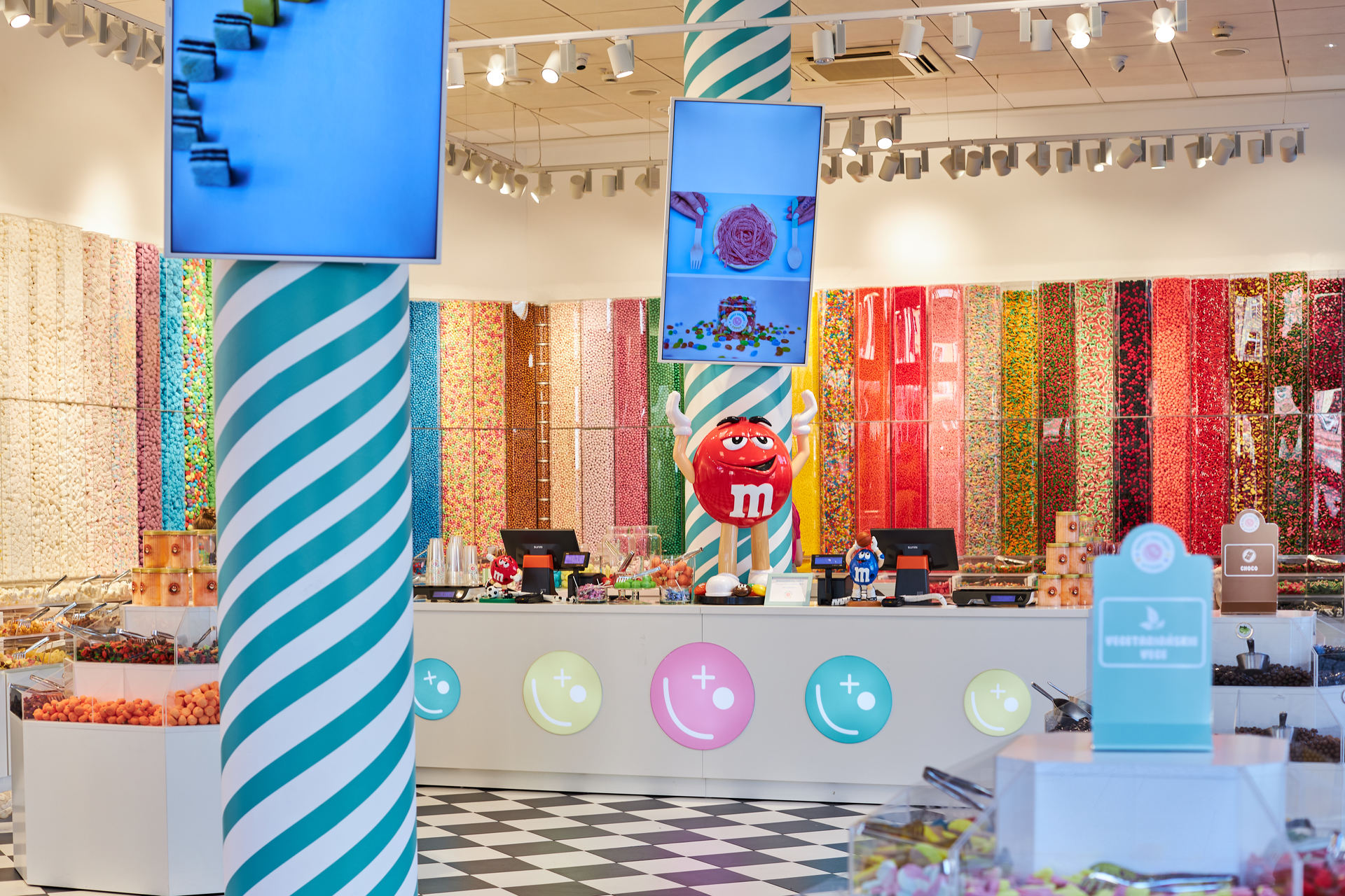 Przy placu Solnym i Rynku otworzył się pierwszy we Wrocławiu sklep pod