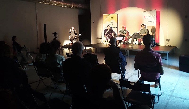 Pierwsze spotkanie z cyklu #WrocławZdalnieLokalnie – O byciu w sieci