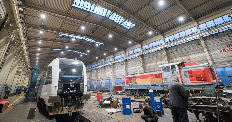 Kolejowe Zakłady Usługowe w Chojnicach. Oświetlenie zmodernizowane przez Luxon LED