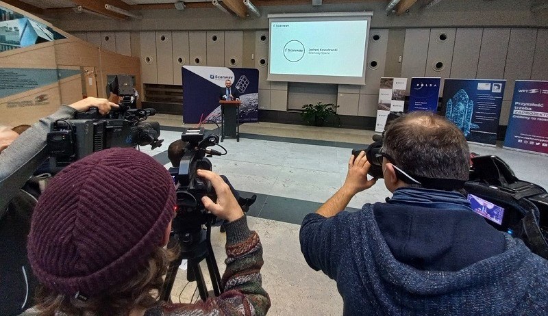 Jędrzej Kowalewski, CEO Scanway., prezentuje szczegóły polsko-niemieckiej misji kosmicznej