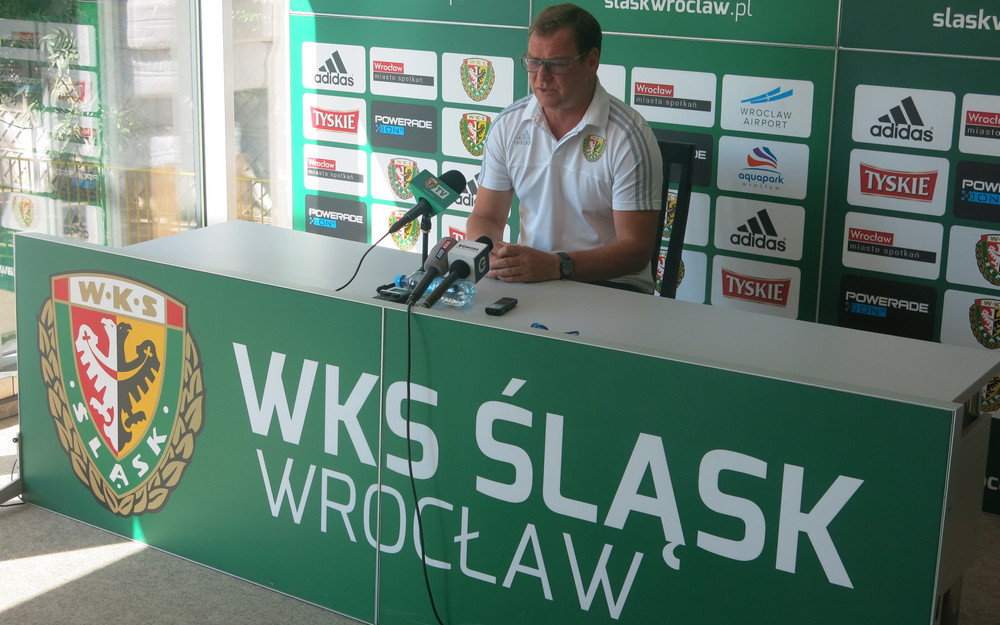 Trener WKS-u Jan Urban na konferencji prasowej przed meczem Śląska Wrocław z Piastem Gliwice
