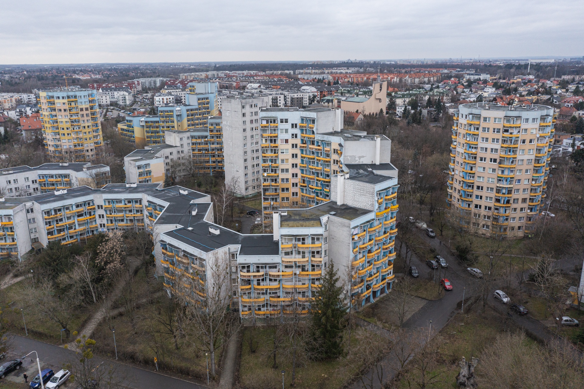 Wrocław chroni osiedla blokowe. Sprawdź, w jaki sposób