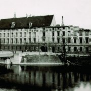 Zniszczony gmach główny Uniwersytetu Wrocławskiego, fot. Edward Zubik, ze zbiorów Archiwum UWr